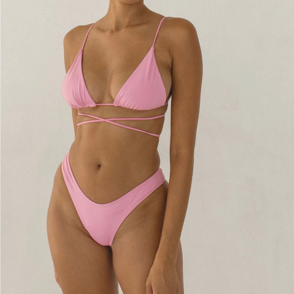 Tan + Lines Fiji Bottom